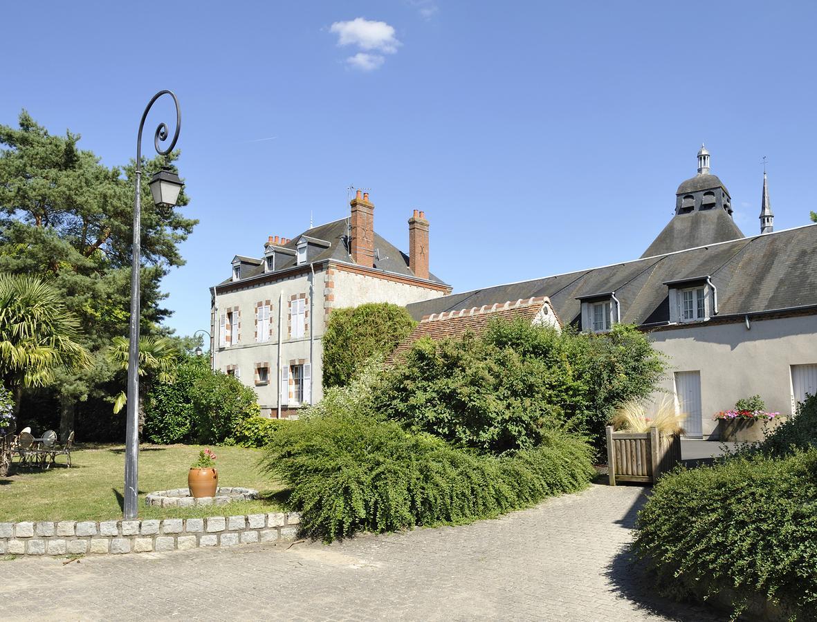 Logis Hotel Restaurant Du Labrador Saint-Benoit-sur-Loire Exterior photo
